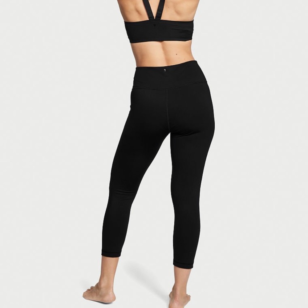 2/$10 Victoria’s Secret ruched 7/8 Leggings - Picture 3 of 8